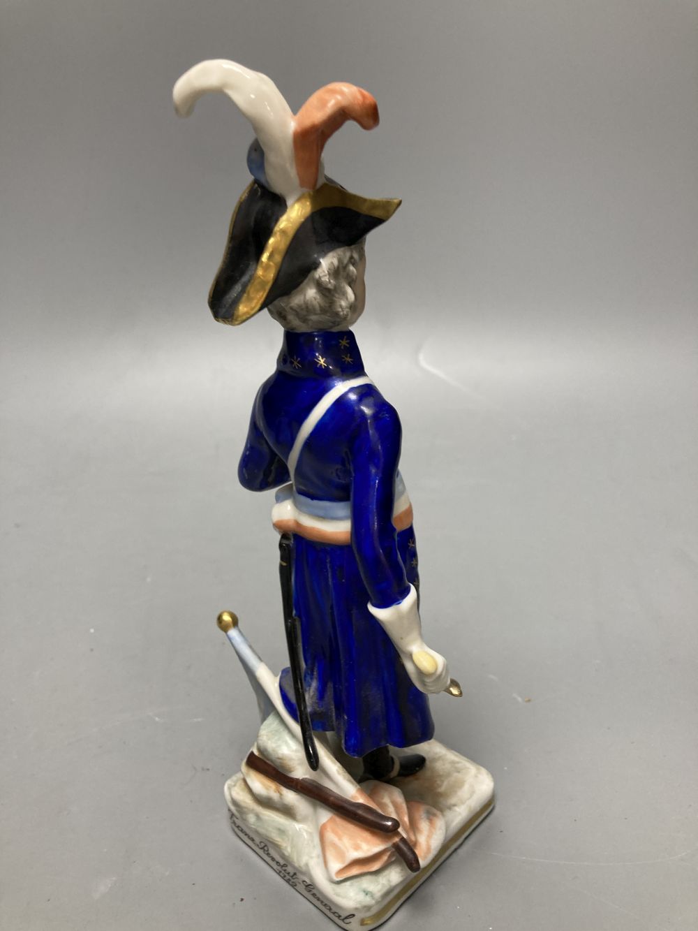 A pair of Naples figures of Napoleonic officers, height 22cm